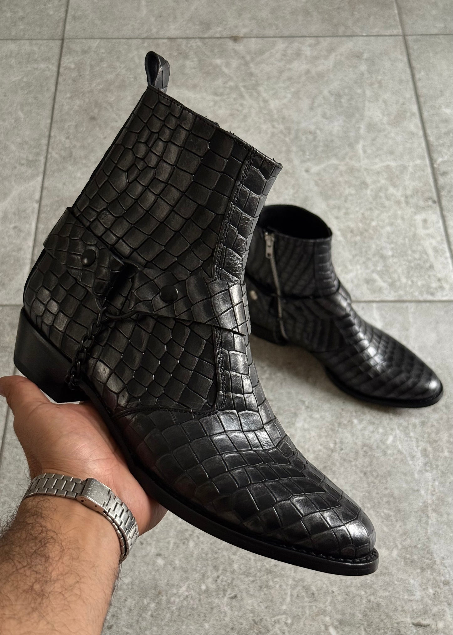 Madrid - Graphite Alligator